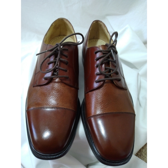 FLORSHEIM Captoe Cognac pebble leather Oxfords. - Picture 5 of 5